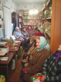 Встреча местных жителей с начальником отдела  Пенсионного фонда России в Батецком районе Галиной Пальчиковой 