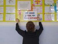 Выставка рисунков, посвященная Международному Дню матери