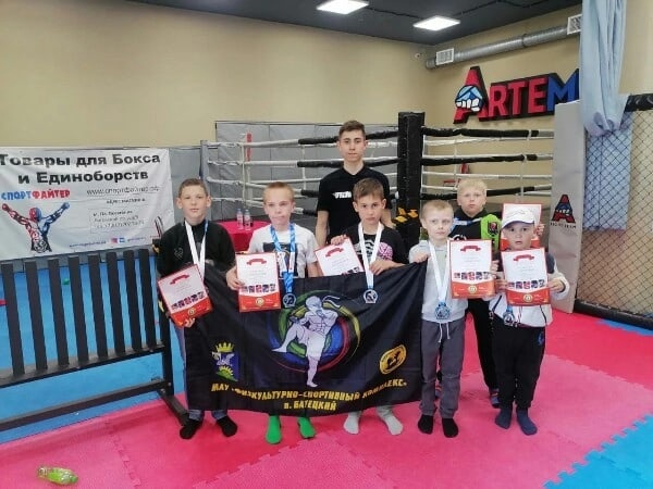 21 мая воспитанники клуба тайского бокса МАУ ФСК приняли участие в открытом ринге в г. Санкт-Петербург.

